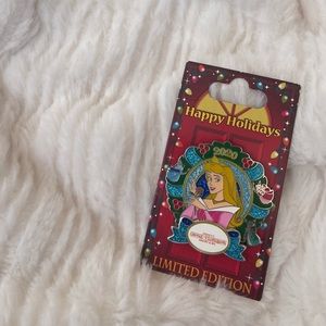 Sleeping Beauty Christmas Disney pin